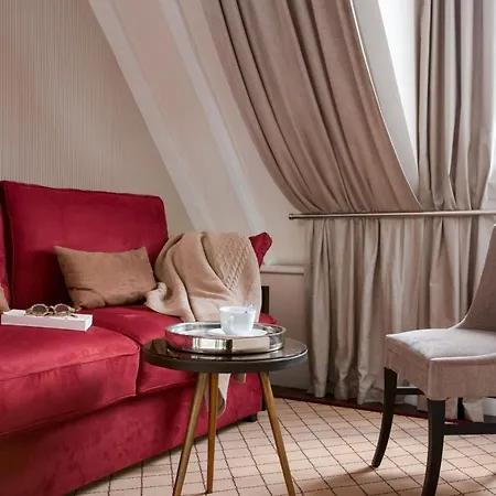 Serotel Lutèce Hotel