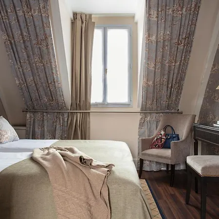 Serotel Lutèce Hotel 4*
