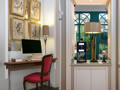 Serotel Lutèce Hotel